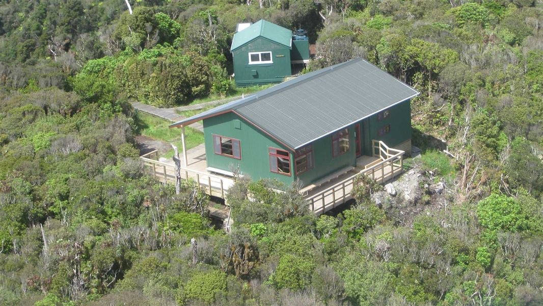 Pāhautea Hut, hut in Waikato