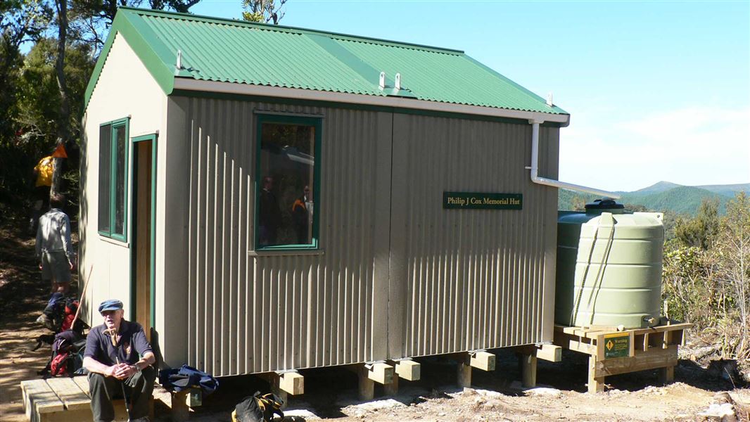 Philip J Cox Memorial Hut, hut in Otago