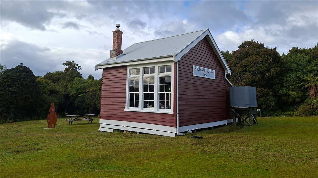 Port Craig School Hut, hut in Southland