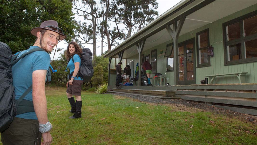 Port William Hut, hut in Southland