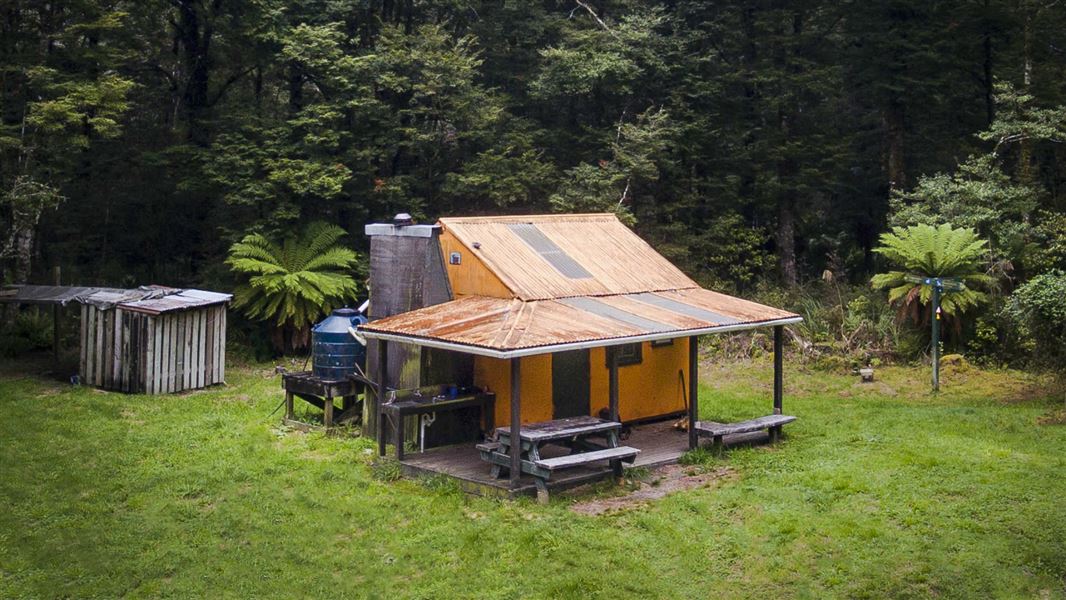 Rogers Hut (Te Wairoa), hut in Hawke's Bay