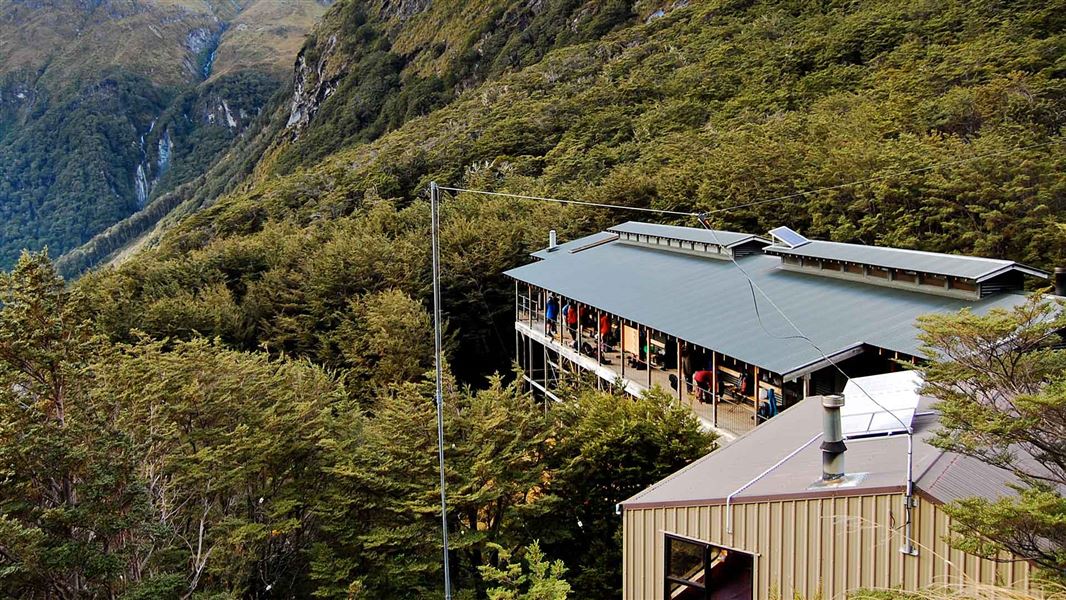 Routeburn Falls Hut, hut in Otago