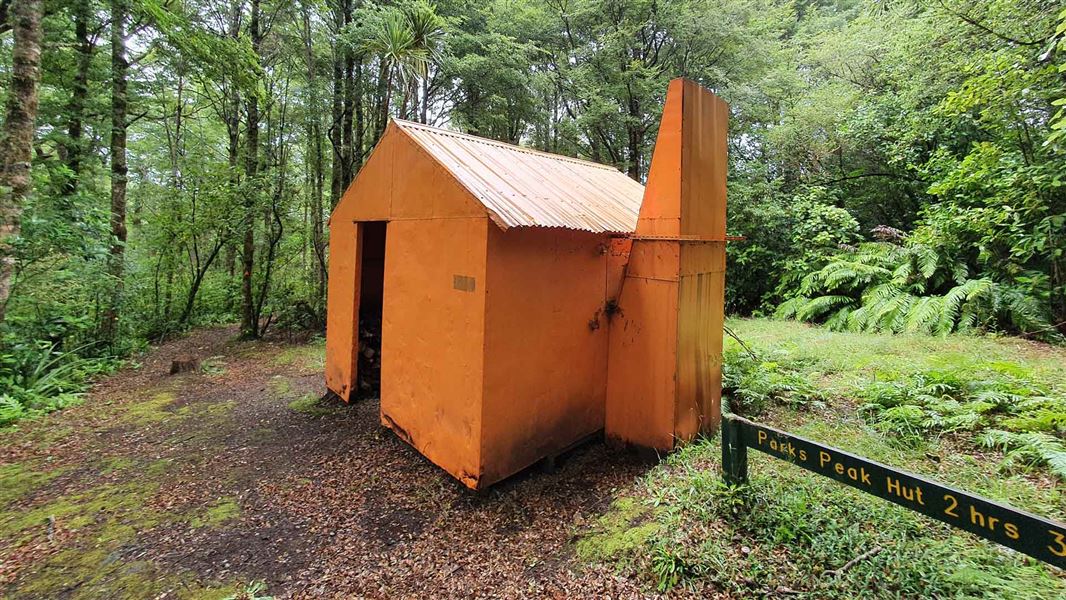 Sentry Box Hut (historic), hut in Hawke's Bay