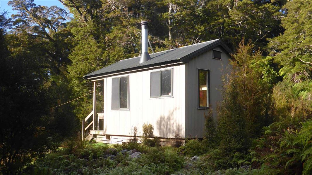 Slaughterburn Hut, hut in Southland