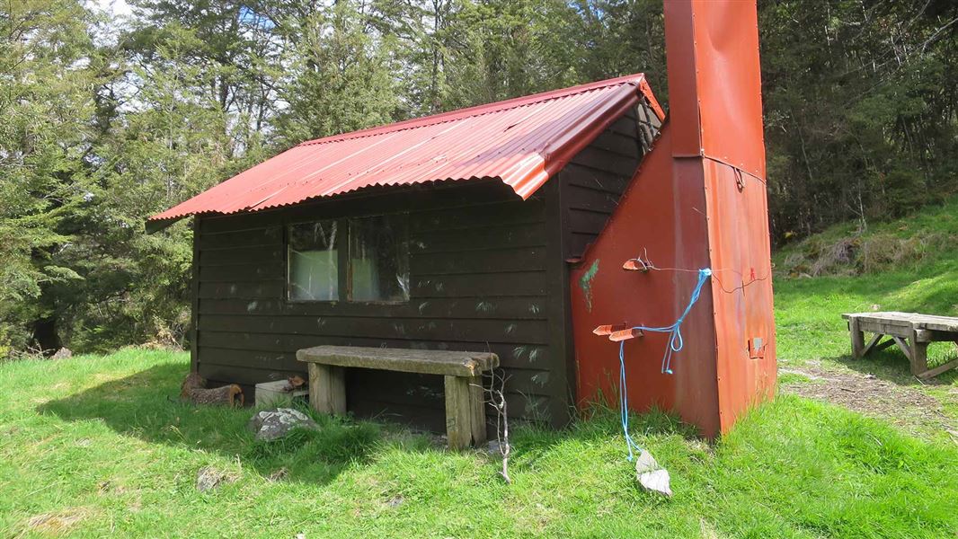Slip Flat Hut, hut in Otago