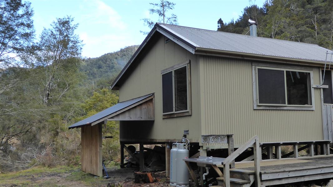 Stern Valley Hut, hut in West Coast
