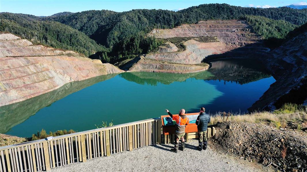 Tamatahia Te Whenua Track, walk in West Coast
