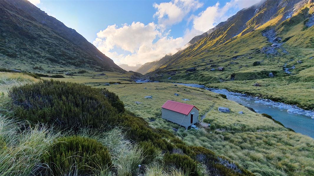Top Waitaha Hut, hut in West Coast