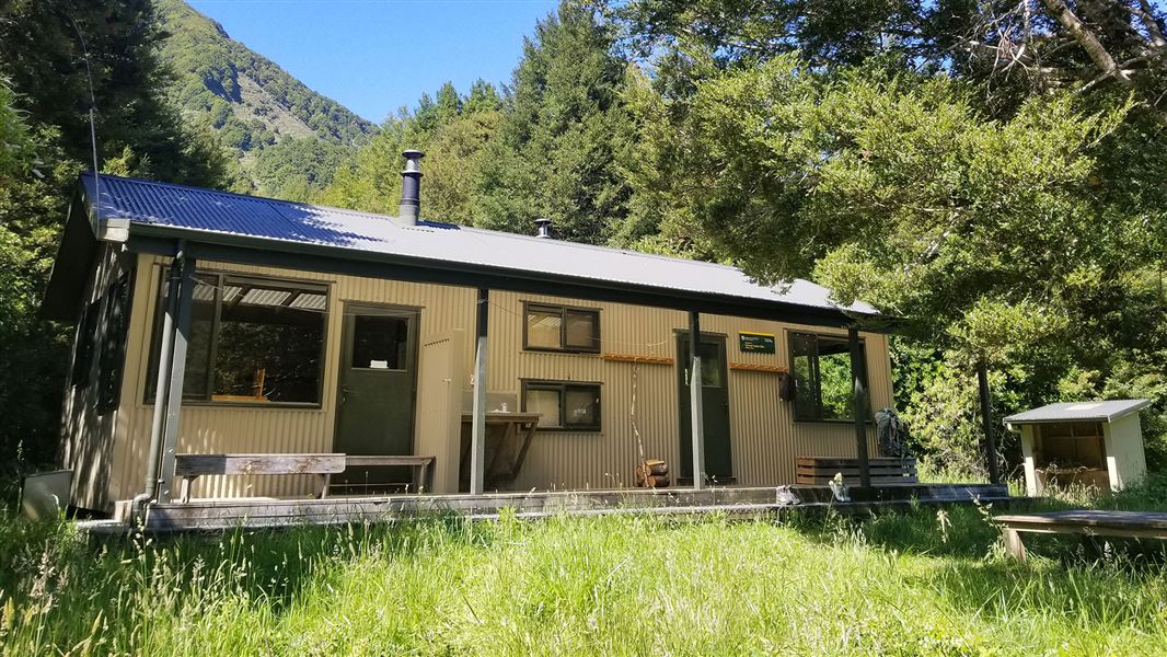 Trevor Carter Hut, hut in West Coast