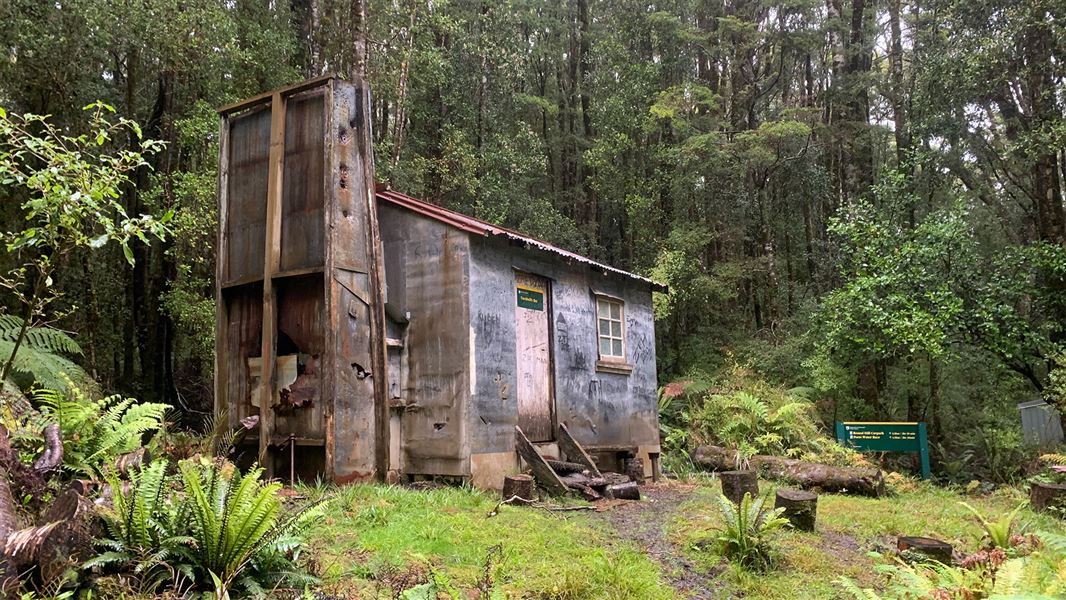 Turnbull's (Big Dam) Hut, hut in Southland