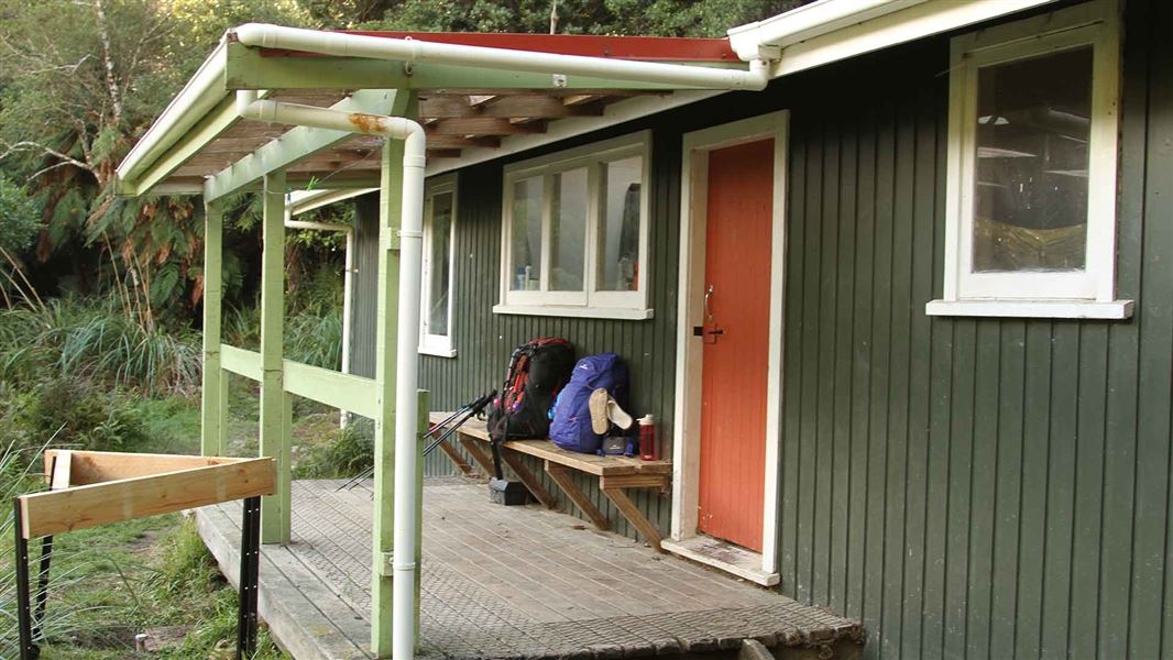 Tutuwai Hut, hut in Wellington
