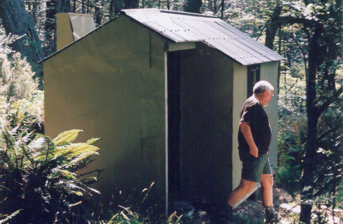Upper Cromel Hut, hut in Southland