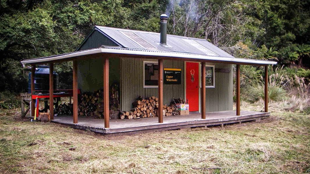 Upper Whirinaki Hut, hut in Bay of Plenty