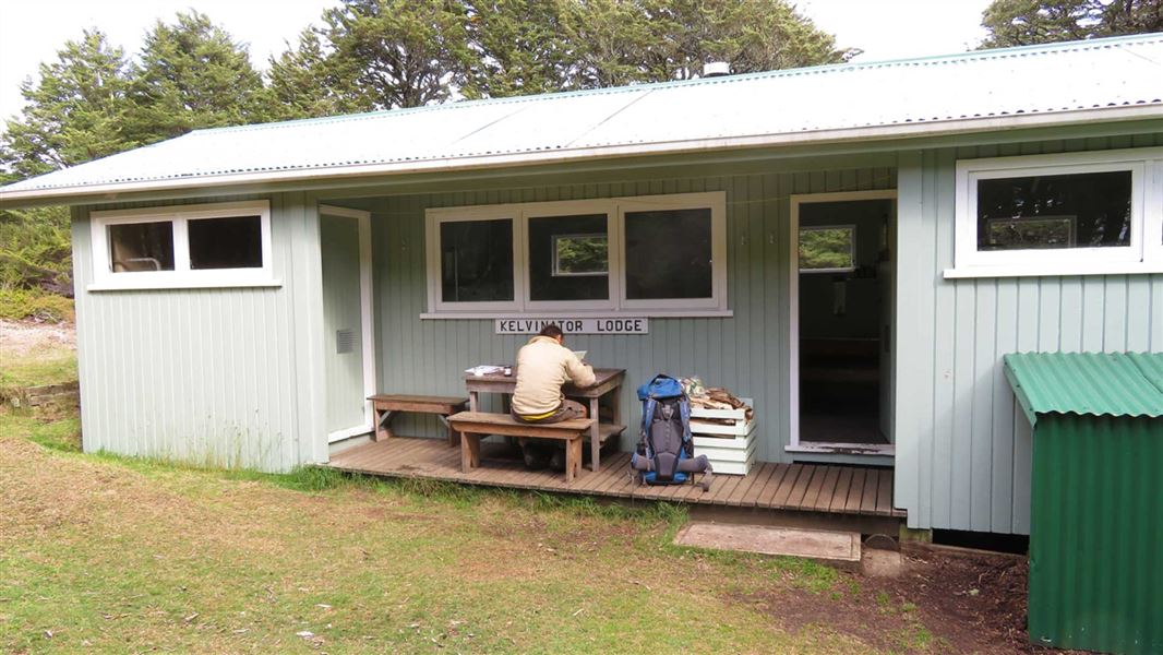 Venison Tops Hut (Tira Lodge), hut in Hawke's Bay
