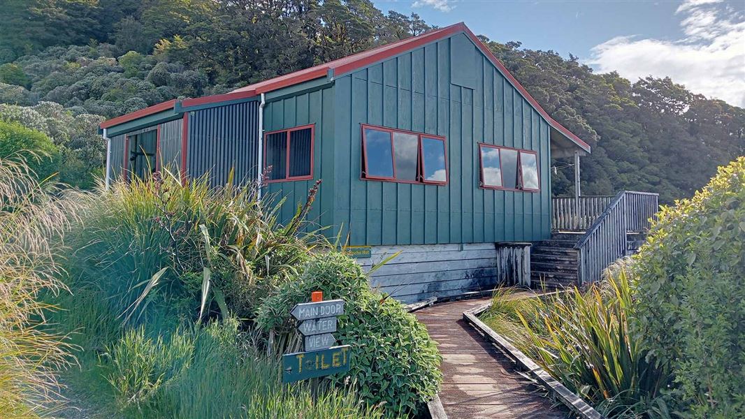 Waiopehu Hut, hut in Manawatū-Whanganui