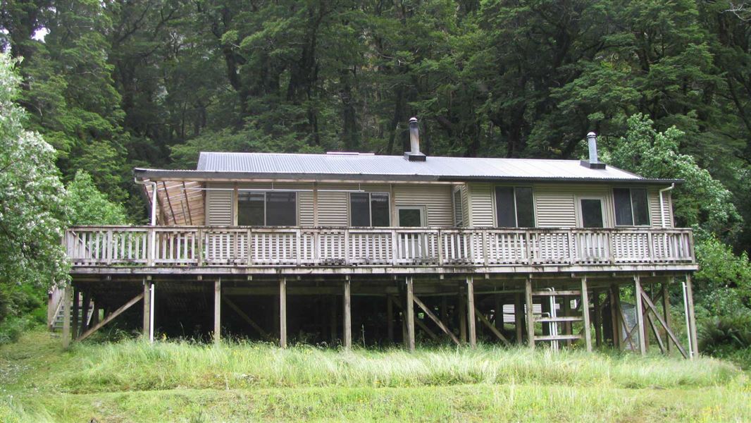 Young Hut, hut in Otago